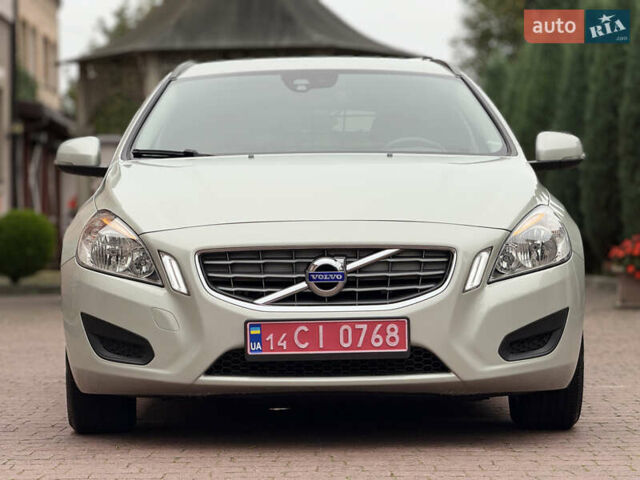 Белый Вольво B60, объемом двигателя 1.6 л и пробегом 218 тыс. км за 10700 $, фото 4 на Automoto.ua