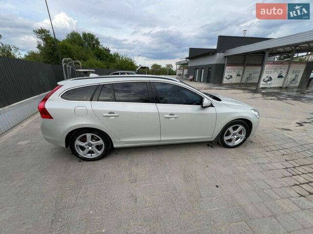 Белый Вольво B60, объемом двигателя 1.98 л и пробегом 390 тыс. км за 8740 $, фото 9 на Automoto.ua