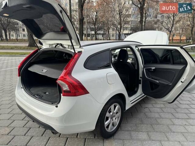 Білий Вольво B60, об'ємом двигуна 2.4 л та пробігом 200 тис. км за 10650 $, фото 23 на Automoto.ua