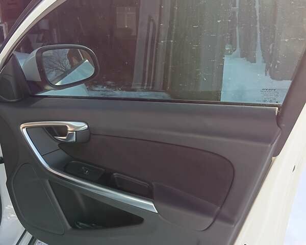 Білий Вольво B60, об'ємом двигуна 1.98 л та пробігом 250 тис. км за 8900 $, фото 11 на Automoto.ua