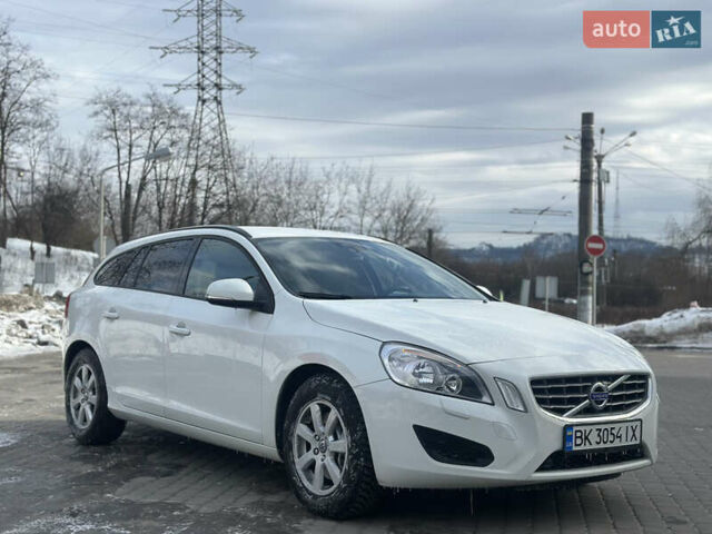 Белый Вольво B60, объемом двигателя 2.4 л и пробегом 203 тыс. км за 12699 $, фото 7 на Automoto.ua