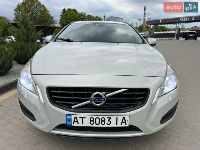 Белый Вольво B60, объемом двигателя 1.98 л и пробегом 390 тыс. км за 8750 $, фото 16 на Automoto.ua