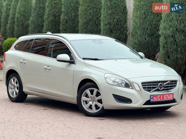 Белый Вольво B60, объемом двигателя 1.6 л и пробегом 218 тыс. км за 10700 $, фото 5 на Automoto.ua
