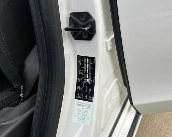 Белый Вольво B60, объемом двигателя 2 л и пробегом 302 тыс. км за 10200 $, фото 13 на Automoto.ua