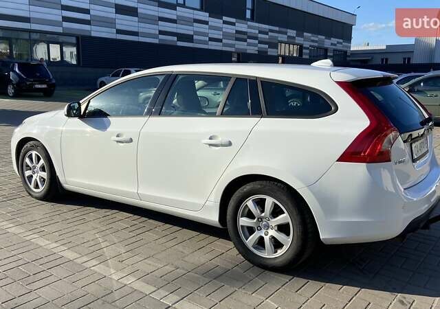 Білий Вольво B60, об'ємом двигуна 1.56 л та пробігом 254 тис. км за 7000 $, фото 7 на Automoto.ua