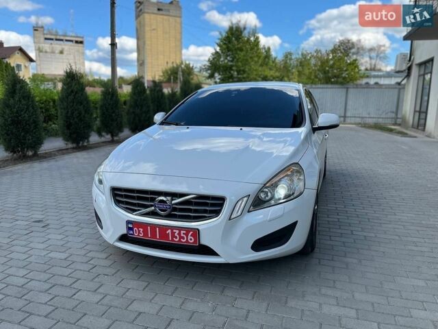 Білий Вольво B60, об'ємом двигуна 1.6 л та пробігом 198 тис. км за 8300 $, фото 17 на Automoto.ua