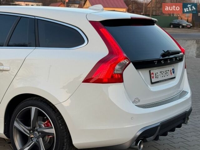 Белый Вольво B60, объемом двигателя 2 л и пробегом 265 тыс. км за 12650 $, фото 68 на Automoto.ua