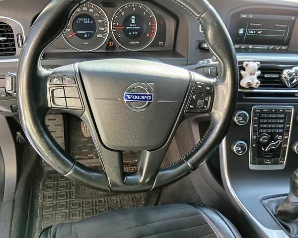 Білий Вольво B60, об'ємом двигуна 1.98 л та пробігом 250 тис. км за 8900 $, фото 8 на Automoto.ua