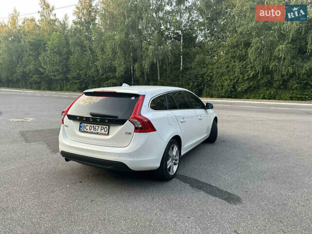 Белый Вольво B60, объемом двигателя 1.56 л и пробегом 215 тыс. км за 10400 $, фото 6 на Automoto.ua