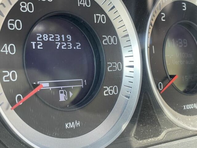 Белый Вольво B60, объемом двигателя 2 л и пробегом 280 тыс. км за 10300 $, фото 6 на Automoto.ua