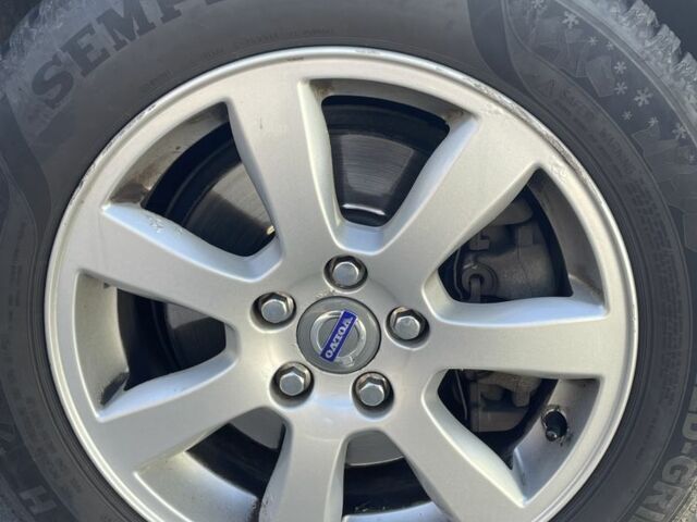 Белый Вольво B60, объемом двигателя 2 л и пробегом 280 тыс. км за 10300 $, фото 4 на Automoto.ua