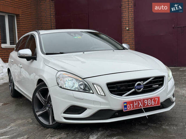 Белый Вольво B60, объемом двигателя 2.4 л и пробегом 234 тыс. км за 12700 $, фото 6 на Automoto.ua