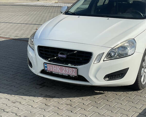 Белый Вольво B60, объемом двигателя 2 л и пробегом 280 тыс. км за 10300 $, фото 36 на Automoto.ua