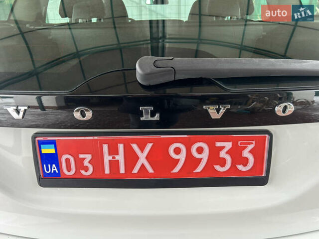 Белый Вольво B60, объемом двигателя 2.4 л и пробегом 160 тыс. км за 13900 $, фото 66 на Automoto.ua