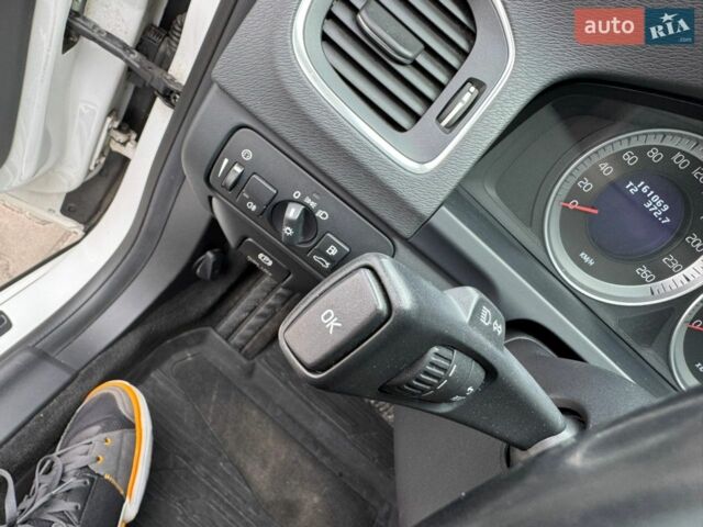 Білий Вольво B60, об'ємом двигуна 2.4 л та пробігом 160 тис. км за 13500 $, фото 36 на Automoto.ua