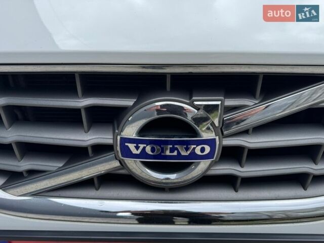 Белый Вольво B60, объемом двигателя 2.4 л и пробегом 160 тыс. км за 13900 $, фото 15 на Automoto.ua