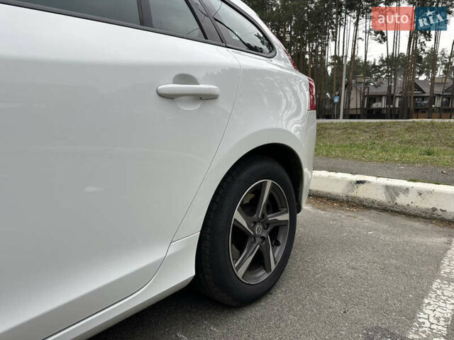 Білий Вольво B60, об'ємом двигуна 1.56 л та пробігом 287 тис. км за 9300 $, фото 11 на Automoto.ua