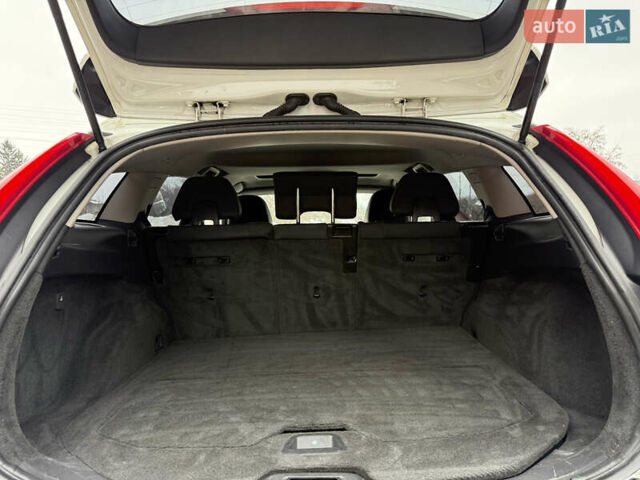 Білий Вольво B60, об'ємом двигуна 2.4 л та пробігом 234 тис. км за 12999 $, фото 40 на Automoto.ua