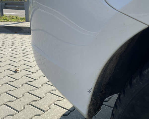 Белый Вольво B60, объемом двигателя 2 л и пробегом 280 тыс. км за 10300 $, фото 18 на Automoto.ua