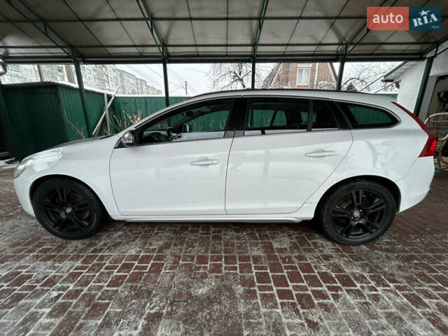 Белый Вольво B60, объемом двигателя 2.4 л и пробегом 160 тыс. км за 13900 $, фото 4 на Automoto.ua