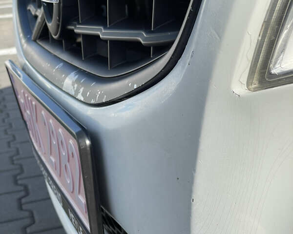 Белый Вольво B60, объемом двигателя 2 л и пробегом 280 тыс. км за 10300 $, фото 33 на Automoto.ua