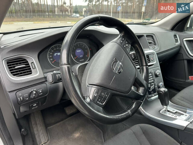 Білий Вольво B60, об'ємом двигуна 1.56 л та пробігом 287 тис. км за 9300 $, фото 21 на Automoto.ua