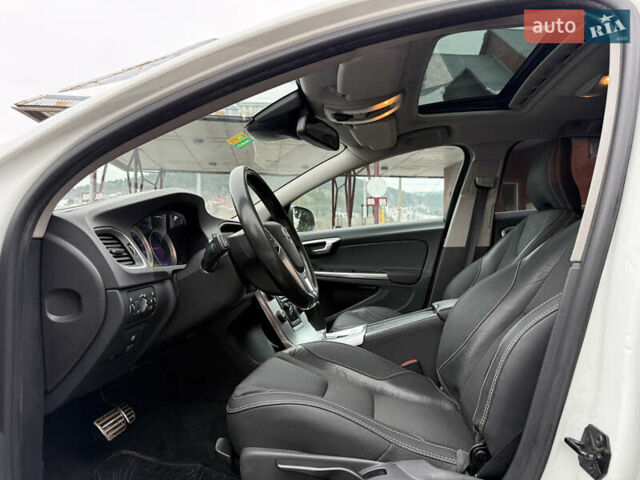 Білий Вольво B60, об'ємом двигуна 2.4 л та пробігом 234 тис. км за 12999 $, фото 24 на Automoto.ua