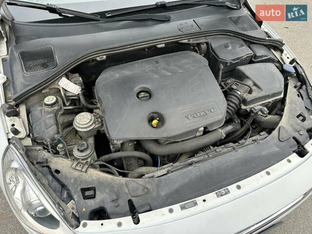 Білий Вольво B60, об'ємом двигуна 1.56 л та пробігом 287 тис. км за 9300 $, фото 23 на Automoto.ua