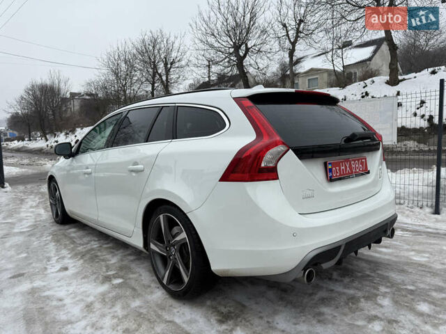 Белый Вольво B60, объемом двигателя 2.4 л и пробегом 234 тыс. км за 12600 $, фото 10 на Automoto.ua