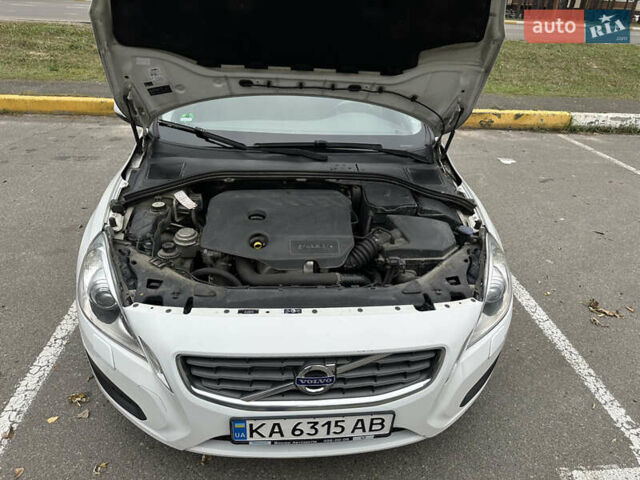 Білий Вольво B60, об'ємом двигуна 1.56 л та пробігом 287 тис. км за 9300 $, фото 22 на Automoto.ua