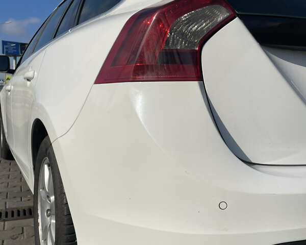 Белый Вольво B60, объемом двигателя 2 л и пробегом 280 тыс. км за 10300 $, фото 13 на Automoto.ua