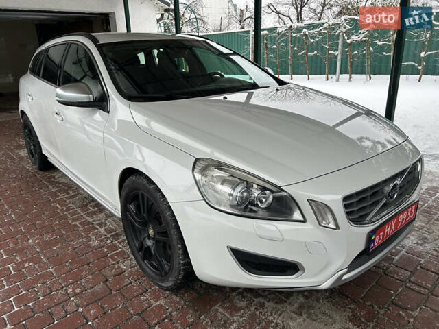 Белый Вольво B60, объемом двигателя 2.4 л и пробегом 160 тыс. км за 13900 $, фото 17 на Automoto.ua