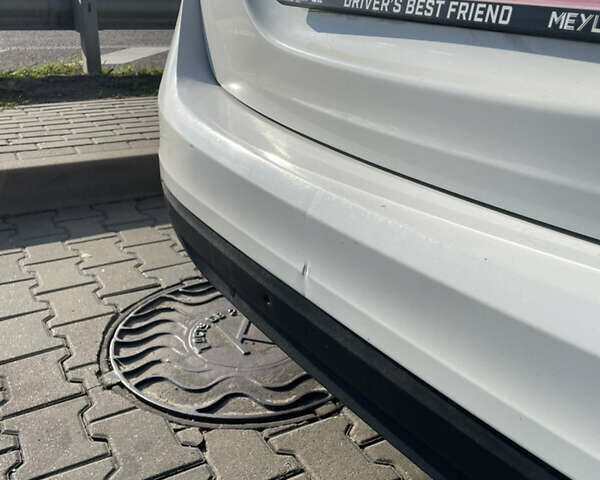 Белый Вольво B60, объемом двигателя 2 л и пробегом 280 тыс. км за 10300 $, фото 14 на Automoto.ua