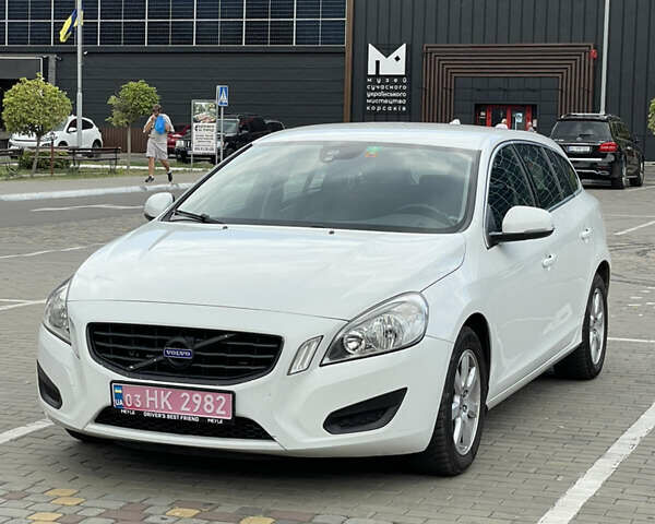 Белый Вольво B60, объемом двигателя 2 л и пробегом 287 тыс. км за 9700 $, фото 3 на Automoto.ua