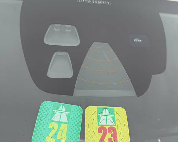 Білий Вольво B60, об'ємом двигуна 2.4 л та пробігом 234 тис. км за 12999 $, фото 38 на Automoto.ua