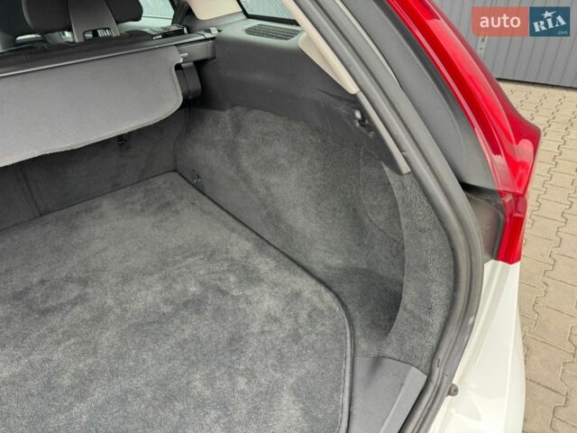 Білий Вольво B60, об'ємом двигуна 2.4 л та пробігом 160 тис. км за 13500 $, фото 60 на Automoto.ua