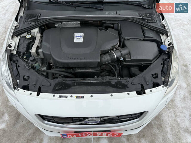 Белый Вольво B60, объемом двигателя 2.4 л и пробегом 234 тыс. км за 12600 $, фото 36 на Automoto.ua
