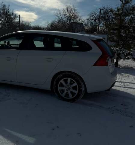 Білий Вольво B60, об'ємом двигуна 1.56 л та пробігом 335 тис. км за 10000 $, фото 4 на Automoto.ua