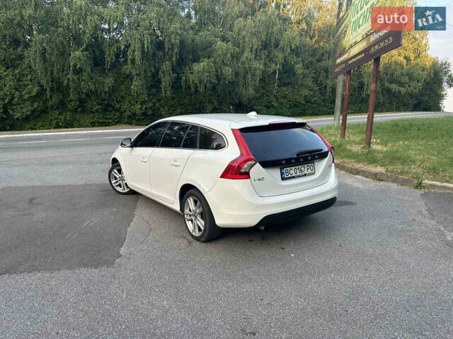 Белый Вольво B60, объемом двигателя 1.56 л и пробегом 215 тыс. км за 10400 $, фото 7 на Automoto.ua