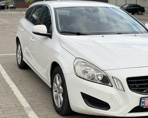 Белый Вольво B60, объемом двигателя 2 л и пробегом 287 тыс. км за 9700 $, фото 32 на Automoto.ua