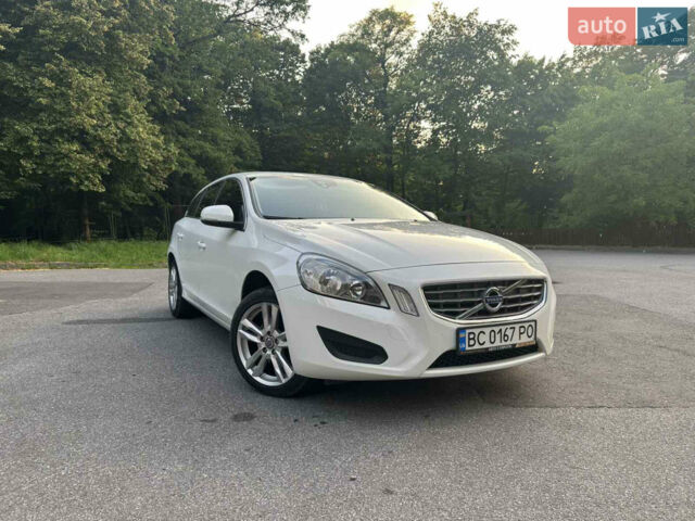 Білий Вольво B60, об'ємом двигуна 1.56 л та пробігом 220 тис. км за 10200 $, фото 8 на Automoto.ua