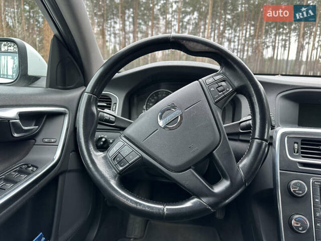 Білий Вольво B60, об'ємом двигуна 1.56 л та пробігом 287 тис. км за 9300 $, фото 15 на Automoto.ua