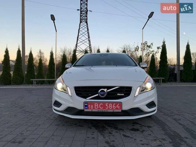 Белый Вольво B60, объемом двигателя 1.98 л и пробегом 183 тыс. км за 12900 $, фото 13 на Automoto.ua