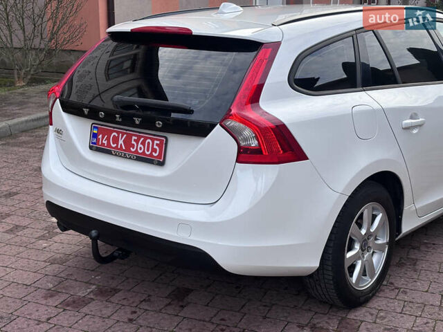 Белый Вольво B60, объемом двигателя 1.6 л и пробегом 242 тыс. км за 10850 $, фото 66 на Automoto.ua