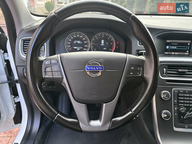 Белый Вольво B60, объемом двигателя 1.6 л и пробегом 242 тыс. км за 10850 $, фото 130 на Automoto.ua