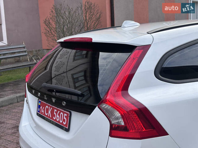Белый Вольво B60, объемом двигателя 1.6 л и пробегом 242 тыс. км за 10850 $, фото 70 на Automoto.ua