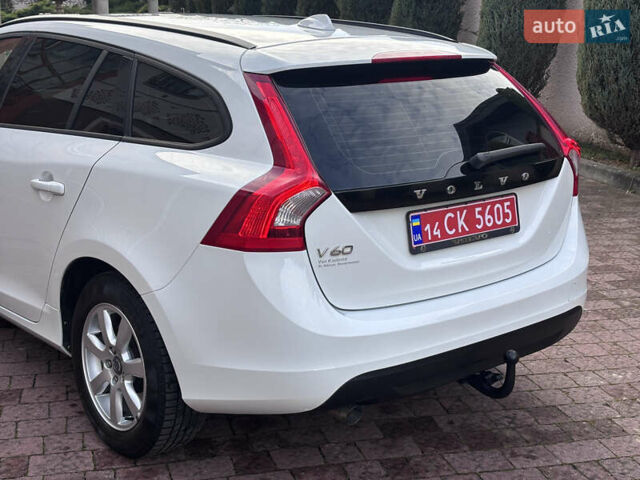 Белый Вольво B60, объемом двигателя 1.6 л и пробегом 242 тыс. км за 10850 $, фото 50 на Automoto.ua