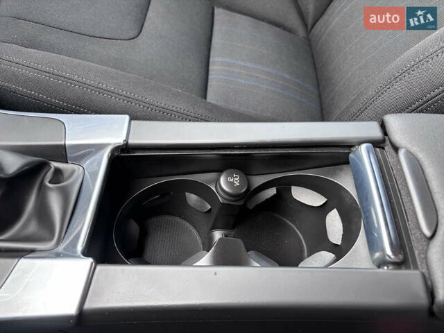 Белый Вольво B60, объемом двигателя 1.6 л и пробегом 242 тыс. км за 10850 $, фото 139 на Automoto.ua