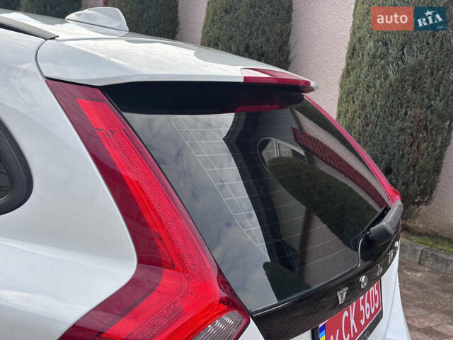 Белый Вольво B60, объемом двигателя 1.6 л и пробегом 242 тыс. км за 10850 $, фото 54 на Automoto.ua