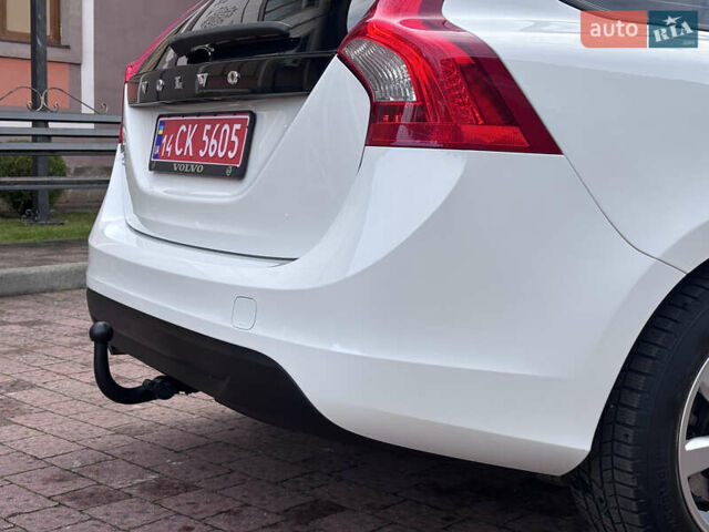 Белый Вольво B60, объемом двигателя 1.6 л и пробегом 242 тыс. км за 10850 $, фото 69 на Automoto.ua